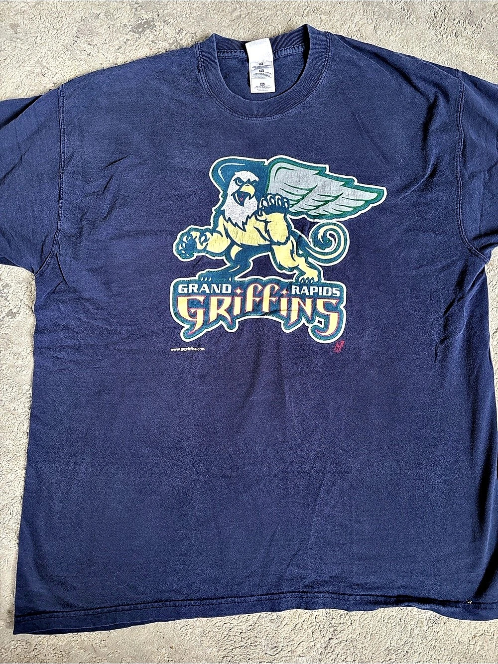 VINTAGE Grand Rapids Griffins Graphic T-Shirt in Blue Size XL